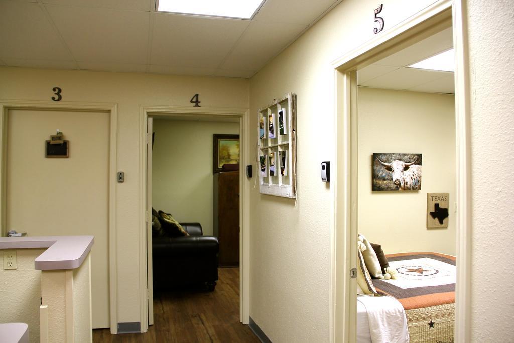 A Place To Stay Rooms Bandera Exterior foto